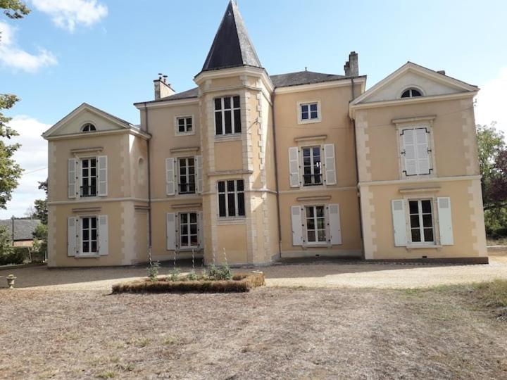 Manoir Des Etrichets Bed & Breakfast Saint-Saturnin  Exterior photo