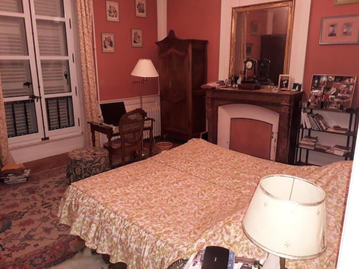 Manoir Des Etrichets Bed & Breakfast Saint-Saturnin  Exterior photo